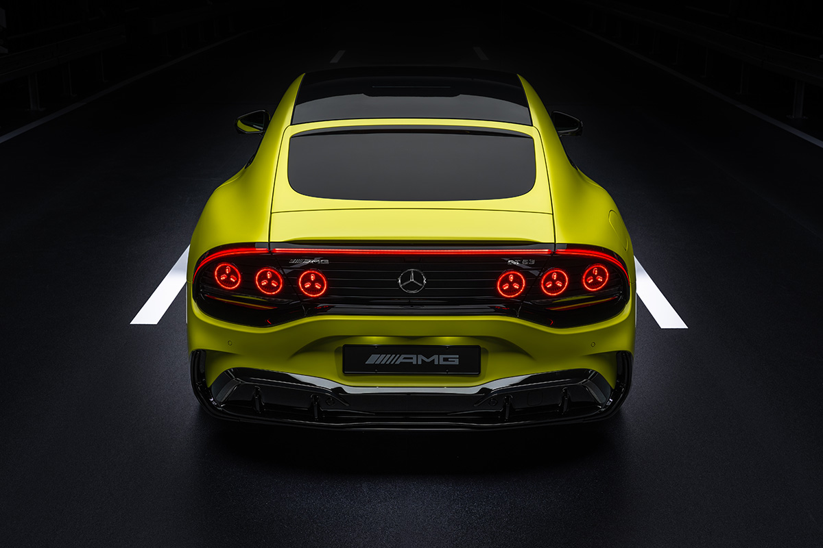 世界初公開されたメルセデスAMG新型「GT 4ドアクーペ」