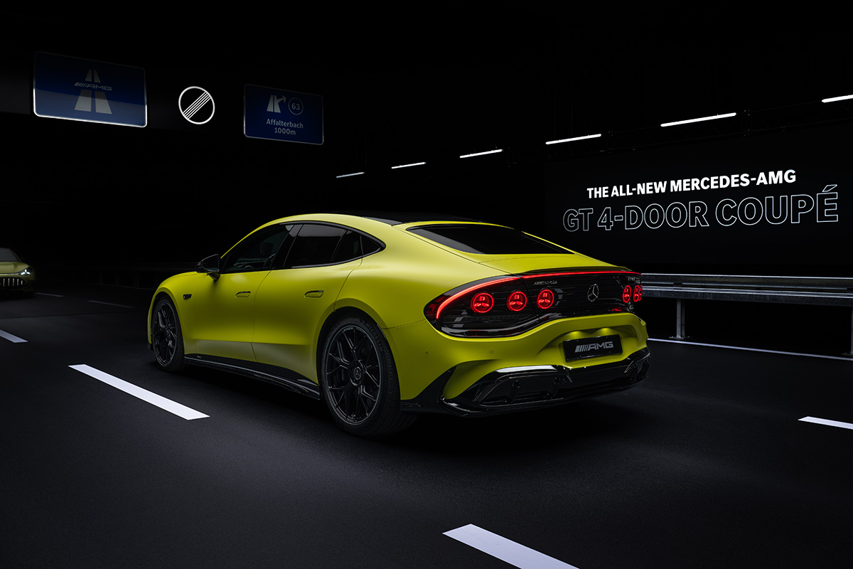世界初公開されたメルセデスAMG新型「GT 4ドアクーペ」