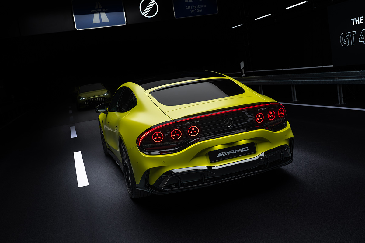 世界初公開されたメルセデスAMG新型「GT 4ドアクーペ」