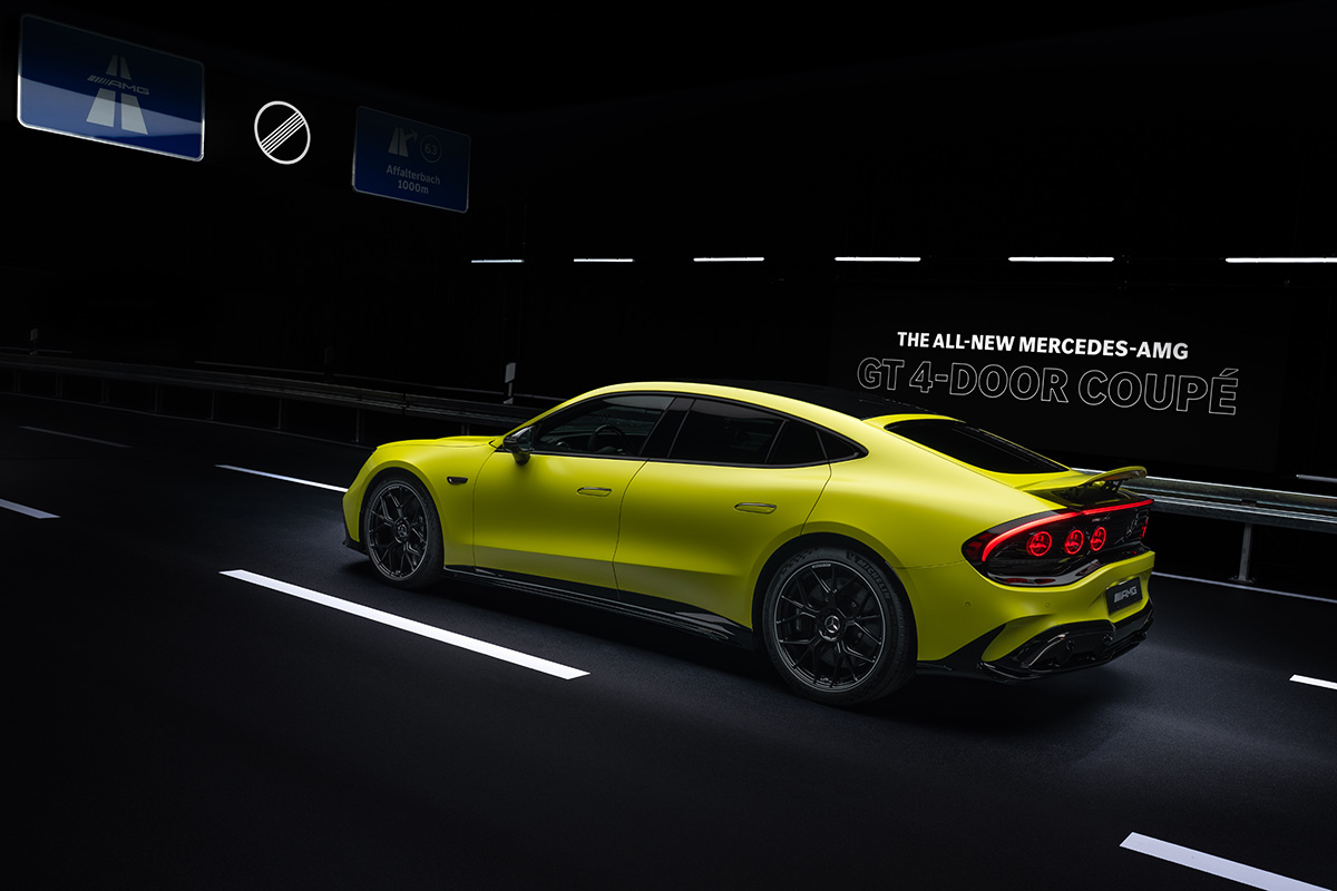 世界初公開されたメルセデスAMG新型「GT 4ドアクーペ」