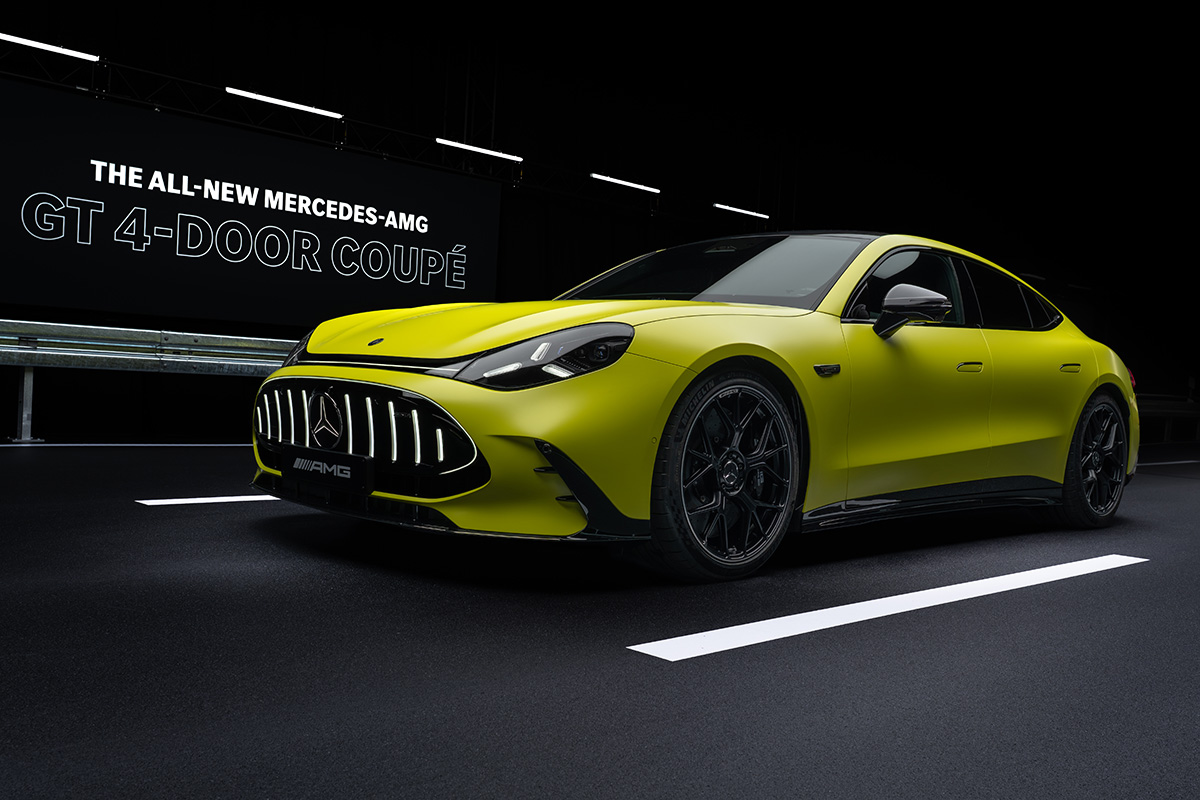 世界初公開されたメルセデスAMG新型「GT 4ドアクーペ」