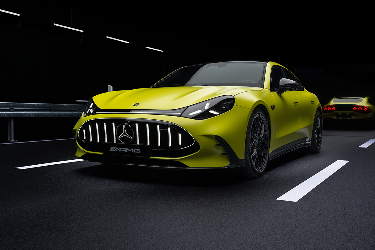 世界初公開されたメルセデスAMG新型「GT 4ドアクーペ」
