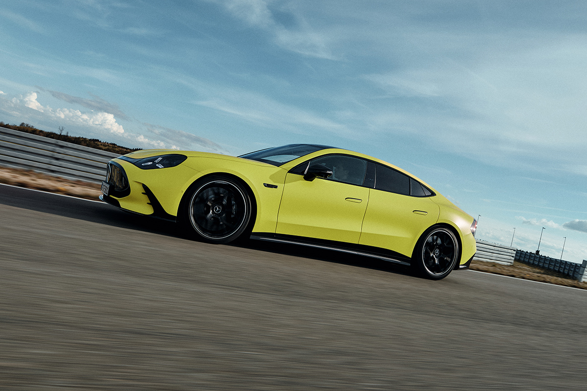 世界初公開されたメルセデスAMG新型「GT 4ドアクーペ」