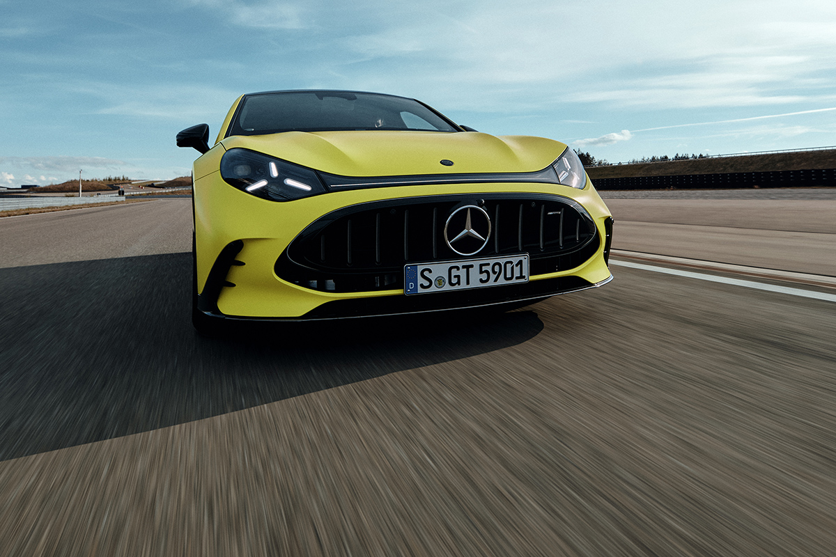 世界初公開されたメルセデスAMG新型「GT 4ドアクーペ」