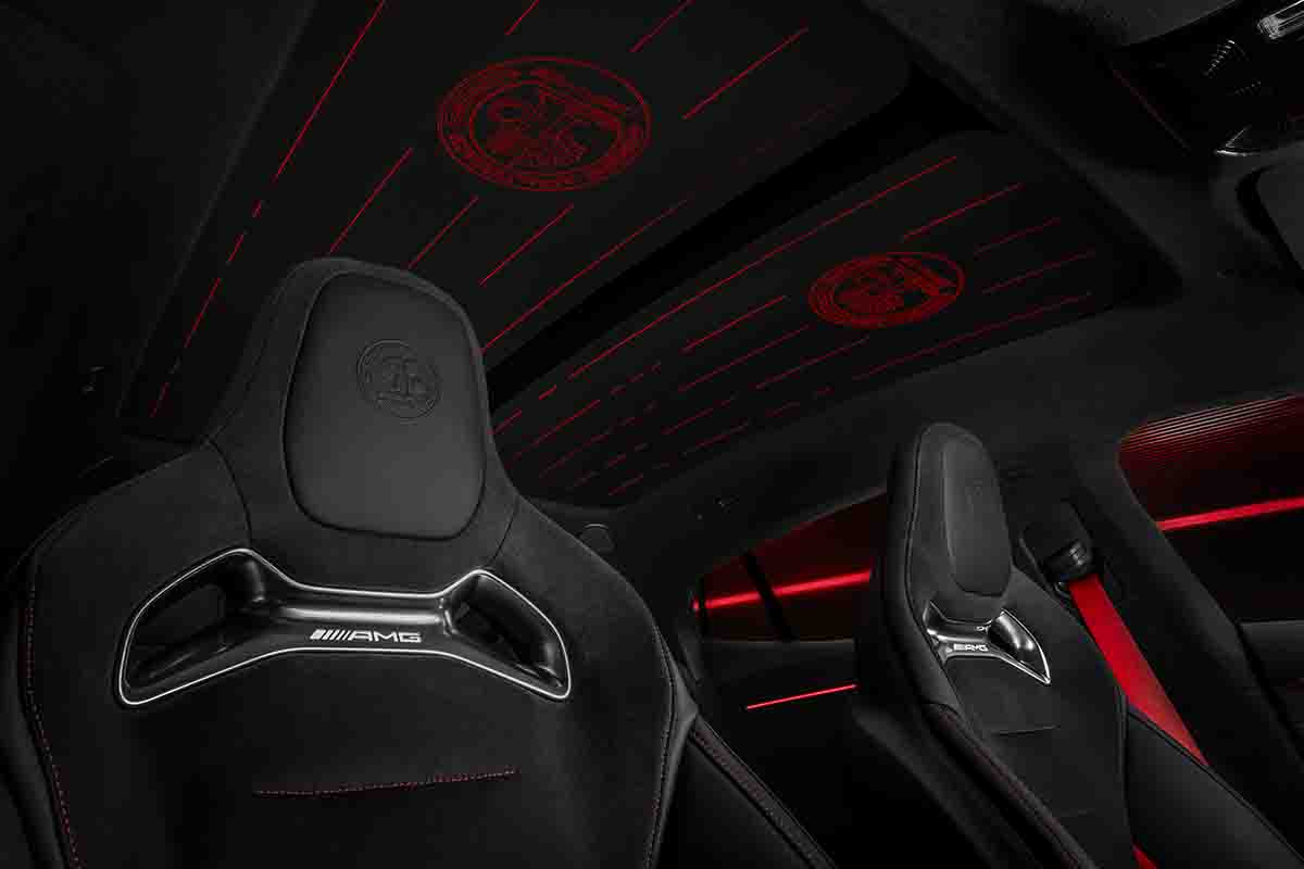 世界初公開されたメルセデスAMG新型「GT 4ドアクーペ」