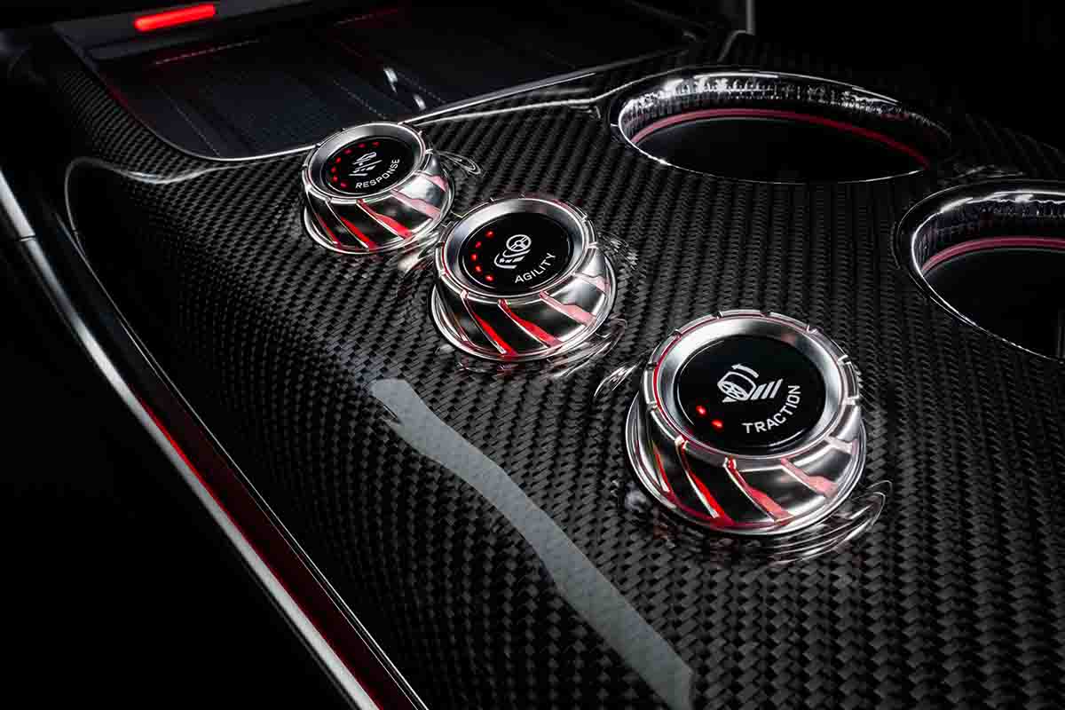 世界初公開されたメルセデスAMG新型「GT 4ドアクーペ」