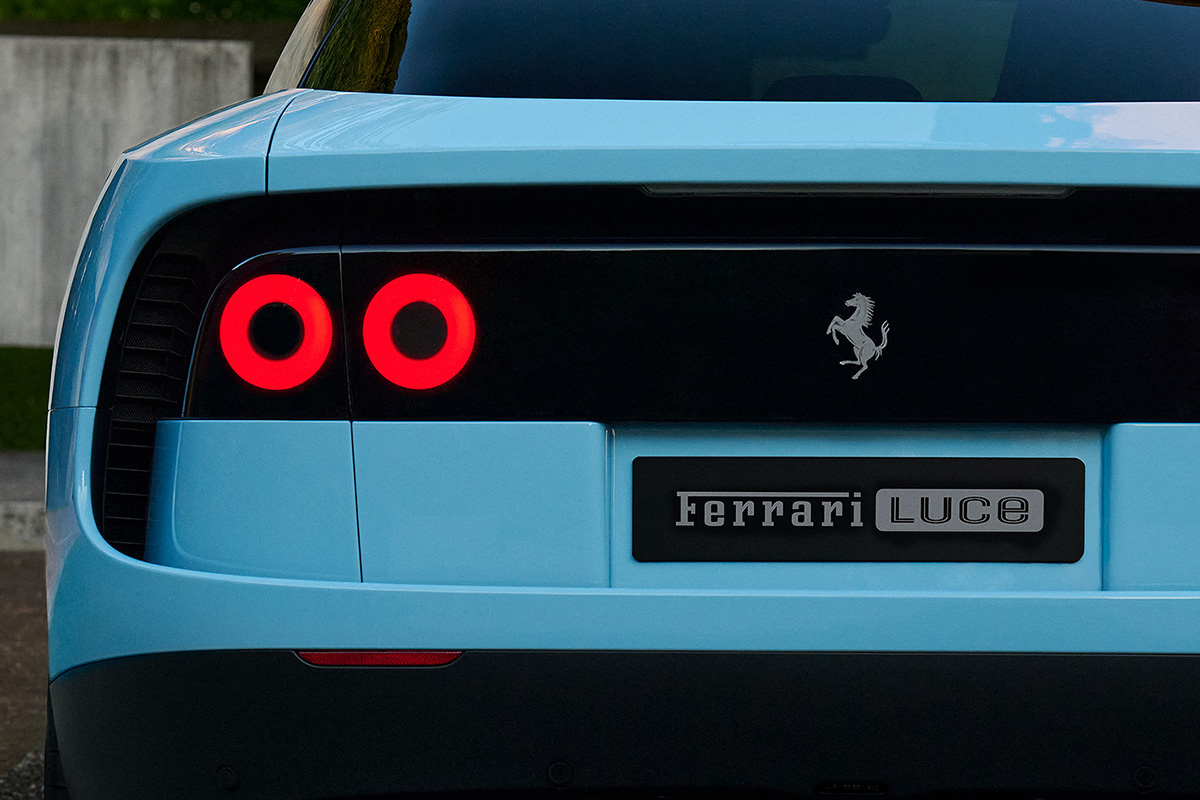 世界初公開されたフェラーリ新型「ルーチェ（LUCE）」