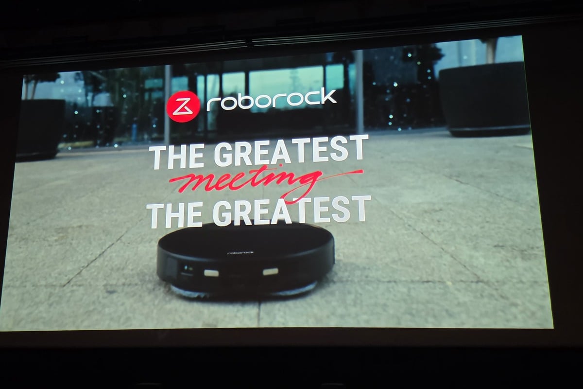 「THE GREATEST meeting THE GREATEST」というメッセージは、今回の提携を象徴する言葉。世界最高峰のクラブと、世界No.1を掲げるロボット掃除機ブランドの出会いを印象づけた