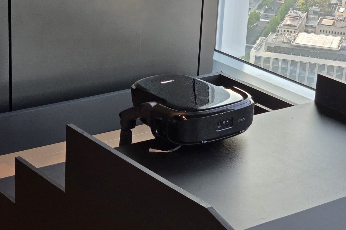 Saros Roverは、まだコンセプト段階のモデルながら、ロボット掃除機ブランドとして世界最高の技術を持つことをアピール。Roborockが見据える次世代の家事ロボット像を象徴していた