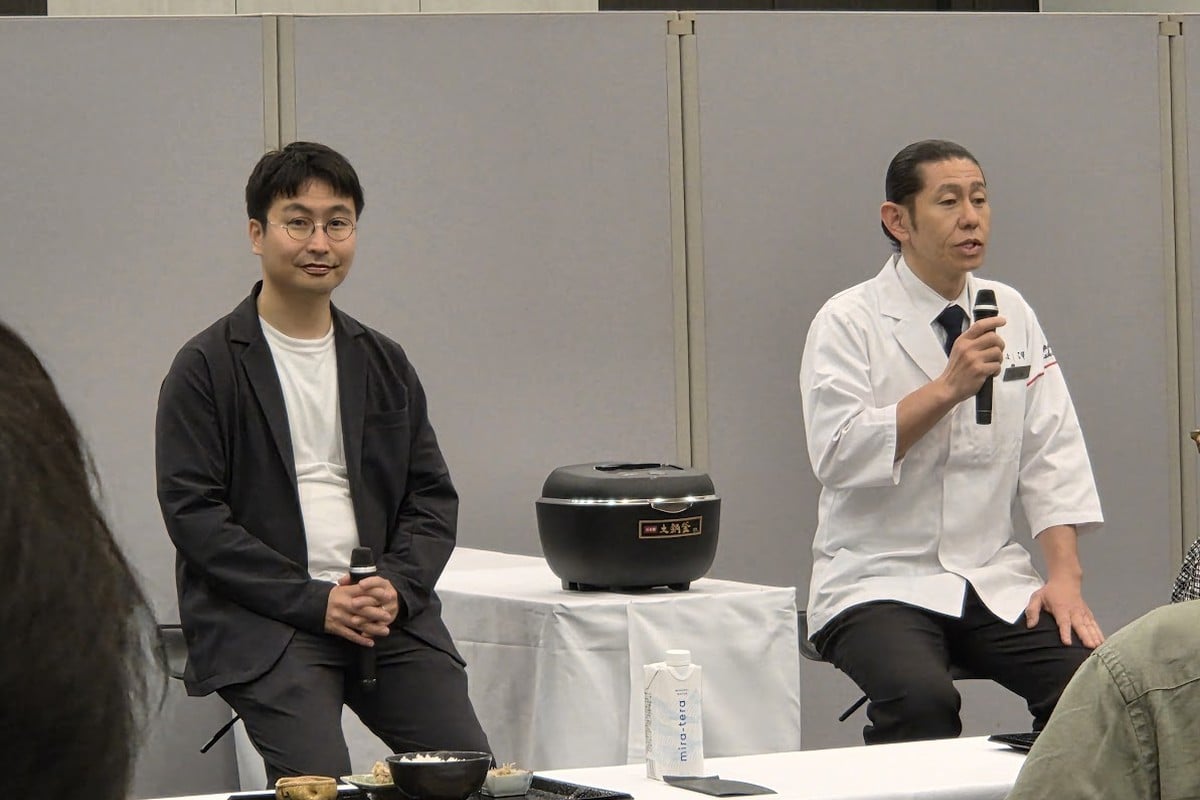試食会では、タイガー魔法瓶の辻本篤史氏と、六本木ヒルズの日本料理店「よし澤」の店主・吉澤氏によるトークセッションも実施。料亭の土鍋ごはんと炊飯器の関係について語られた