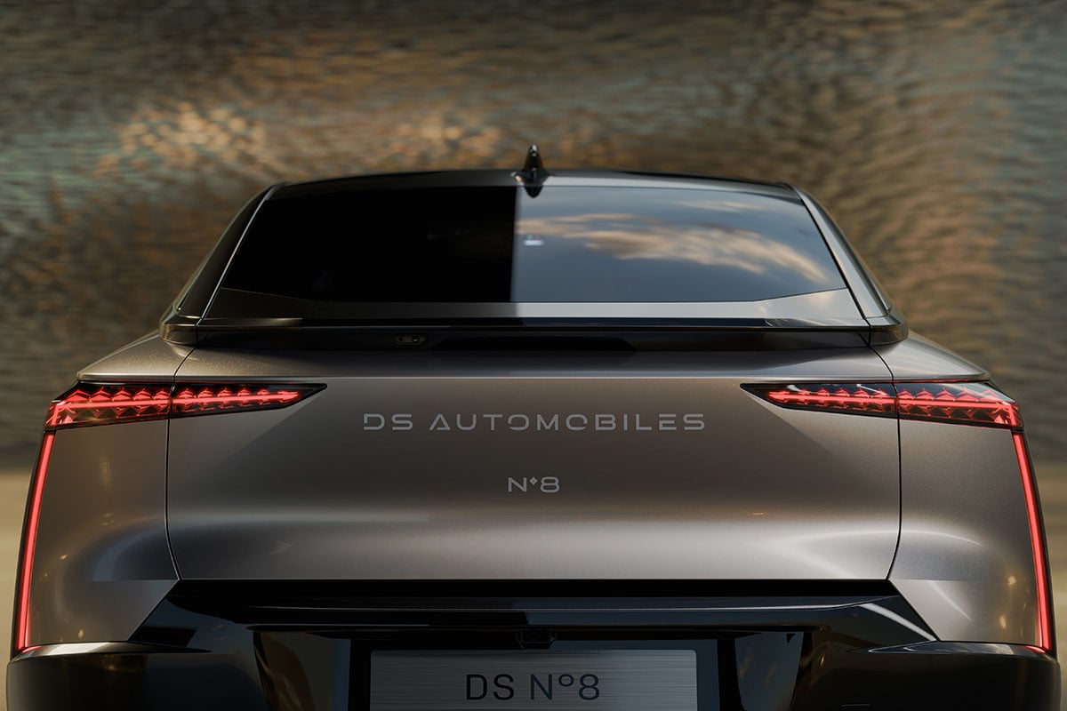 DS新型「N°8 ETOILE AWD」