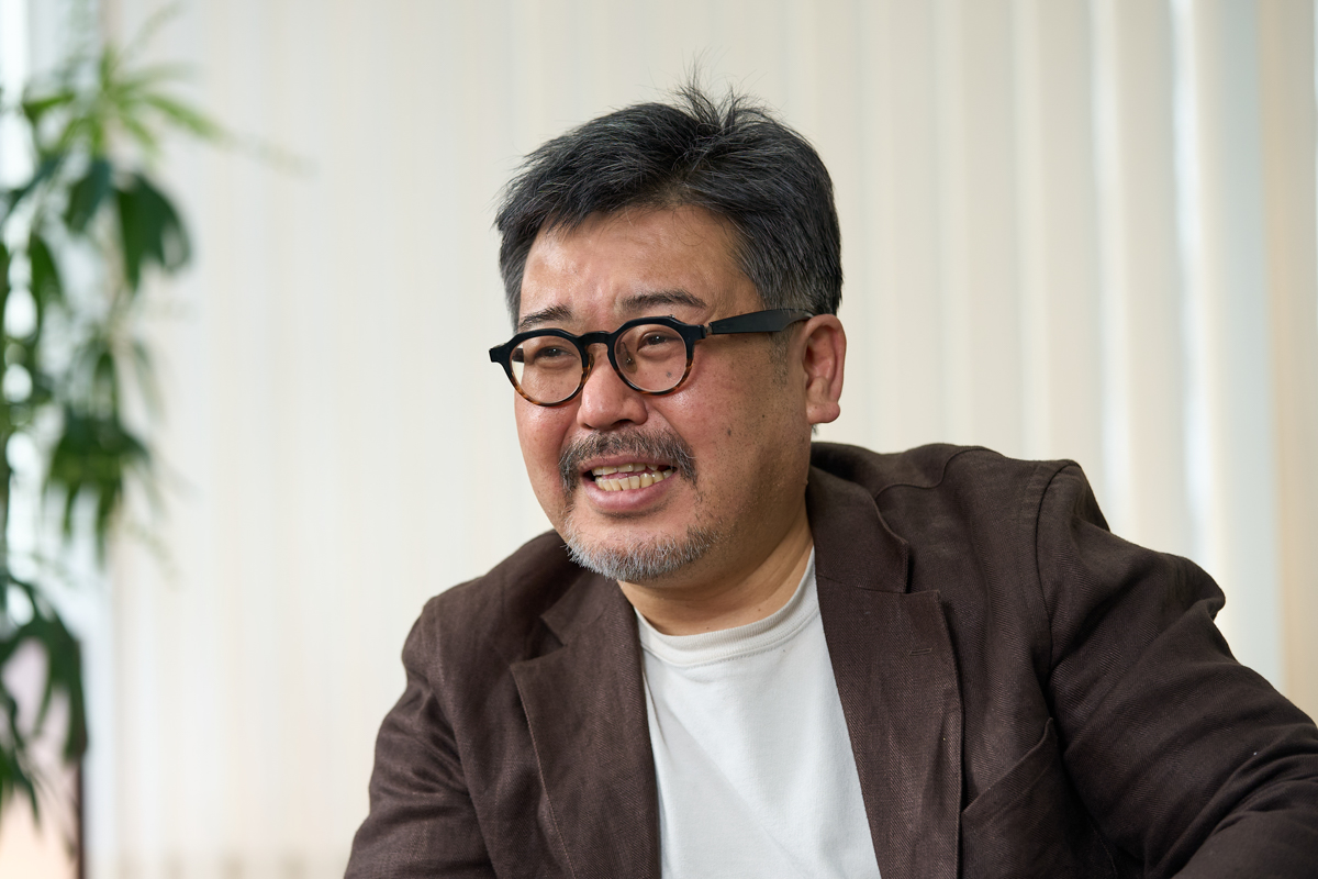 広田雅将氏は、大阪府出身の時計ジャーナリスト。多数の連載を持ち、現在は時計専門誌「クロノス日本版」およびそのウェブ版「webChronos」の編集長を務めている