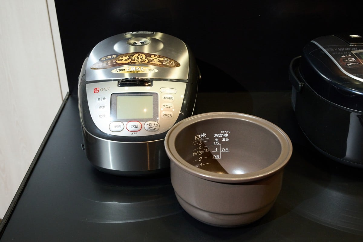 会場には、2006年の初代土鍋炊飯器から最新モデルまで、タイガーの土鍋炊飯器の歩みを展示。20年にわたる進化の軌跡が一望できた