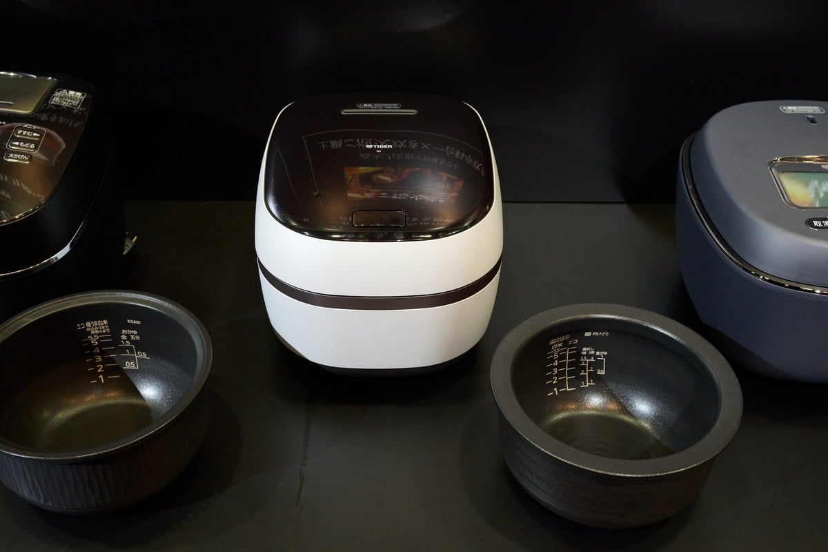 会場には、2006年の初代土鍋炊飯器から最新モデルまで、タイガーの土鍋炊飯器の歩みを展示。20年にわたる進化の軌跡が一望できた