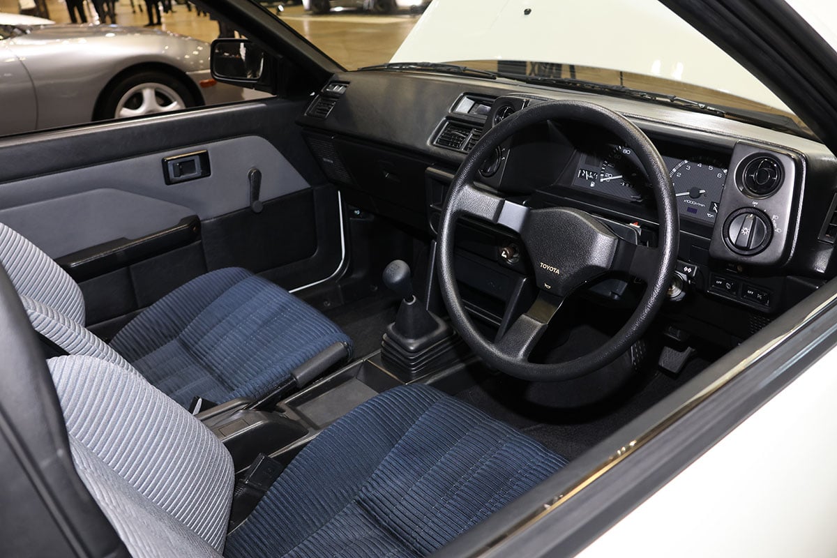 トヨタ「スプリンター トレノ GTV（AE86）」