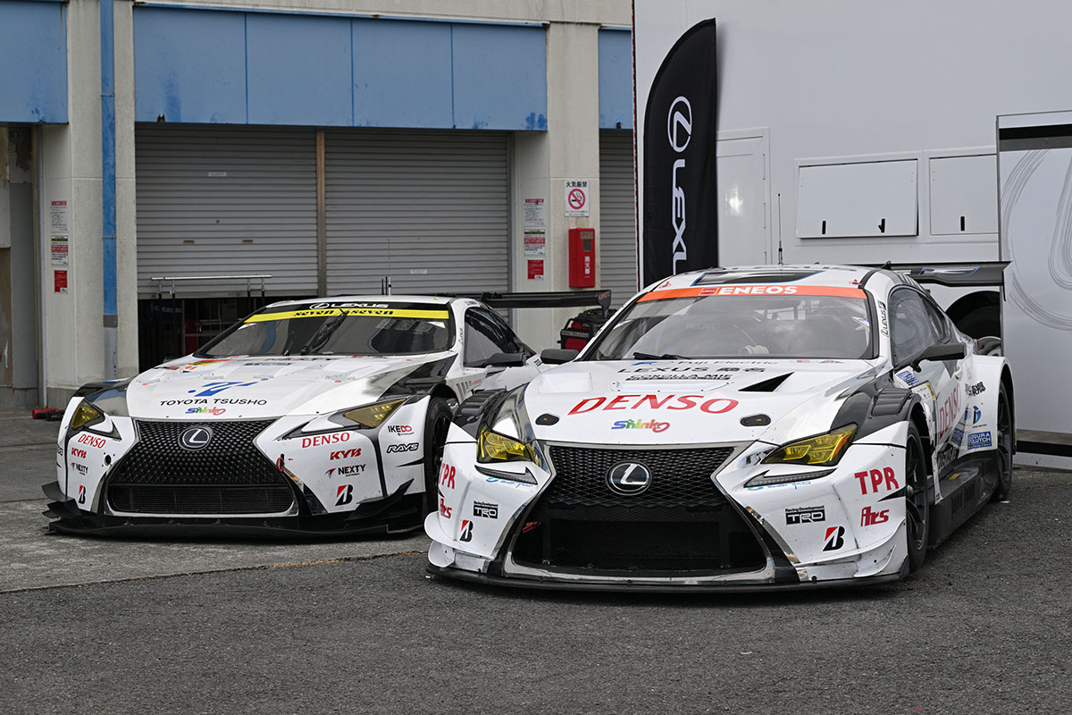 「SUPER GT」GT300仕様の「LC500h」と、「スーパー耐久」仕様の「RC F GT3」