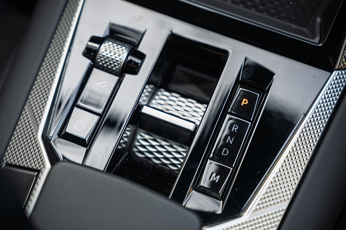 DS新型「N°4 ETOILE HYBRID」