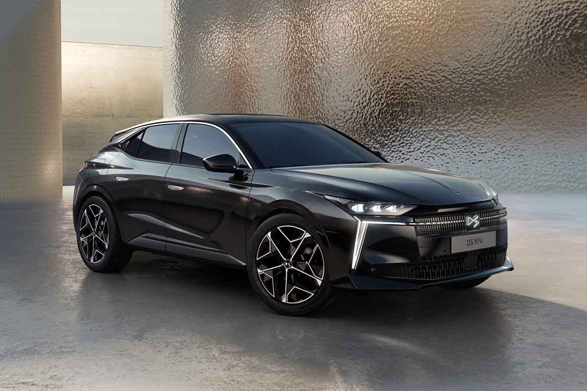 日本上陸したDS「N°4 ETOILE HYBRID」