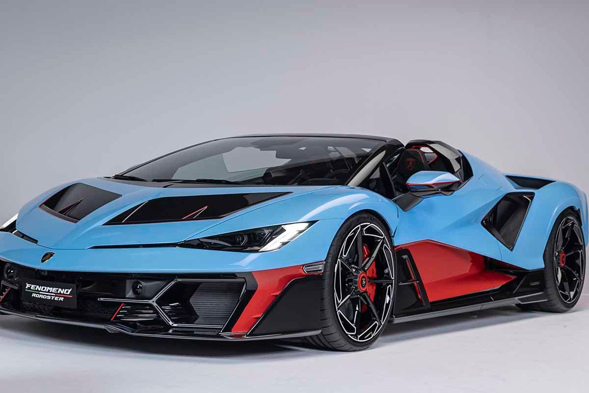 世界初公開されたランボルギーニ新型「フェノメノ・ロードスター」