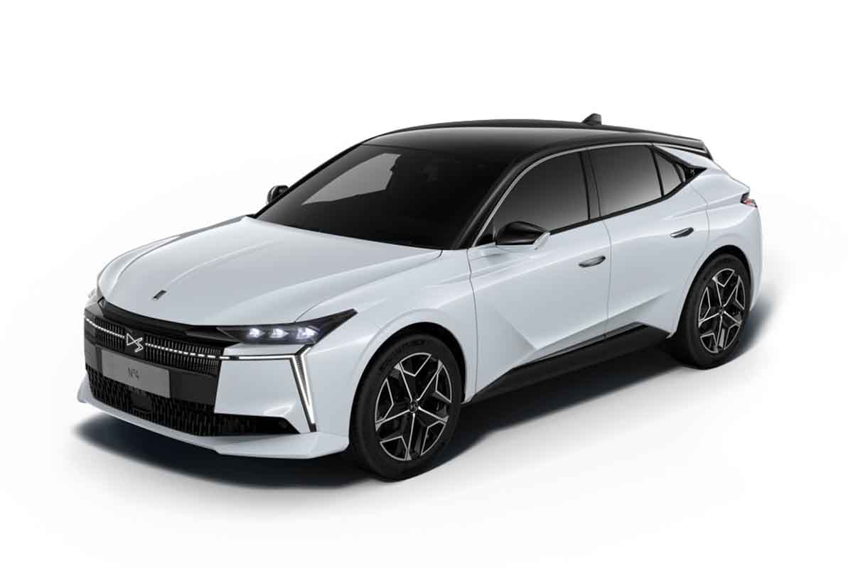 日本上陸したDS「N°4 ETOILE HYBRID」