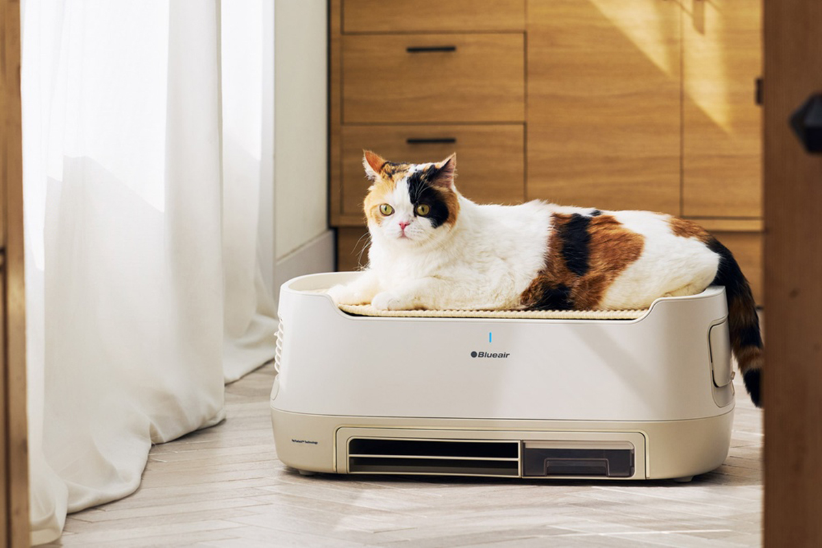 ペットと暮らす家庭では、毛やフケ、ニオイなど、空気の悩みも日常の一部になる