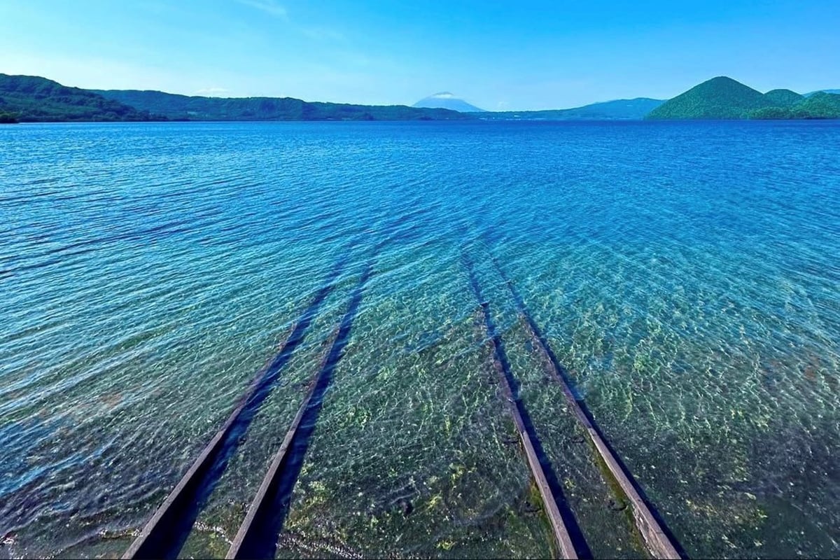 【洞爺湖町】洞爺湖の水中線路