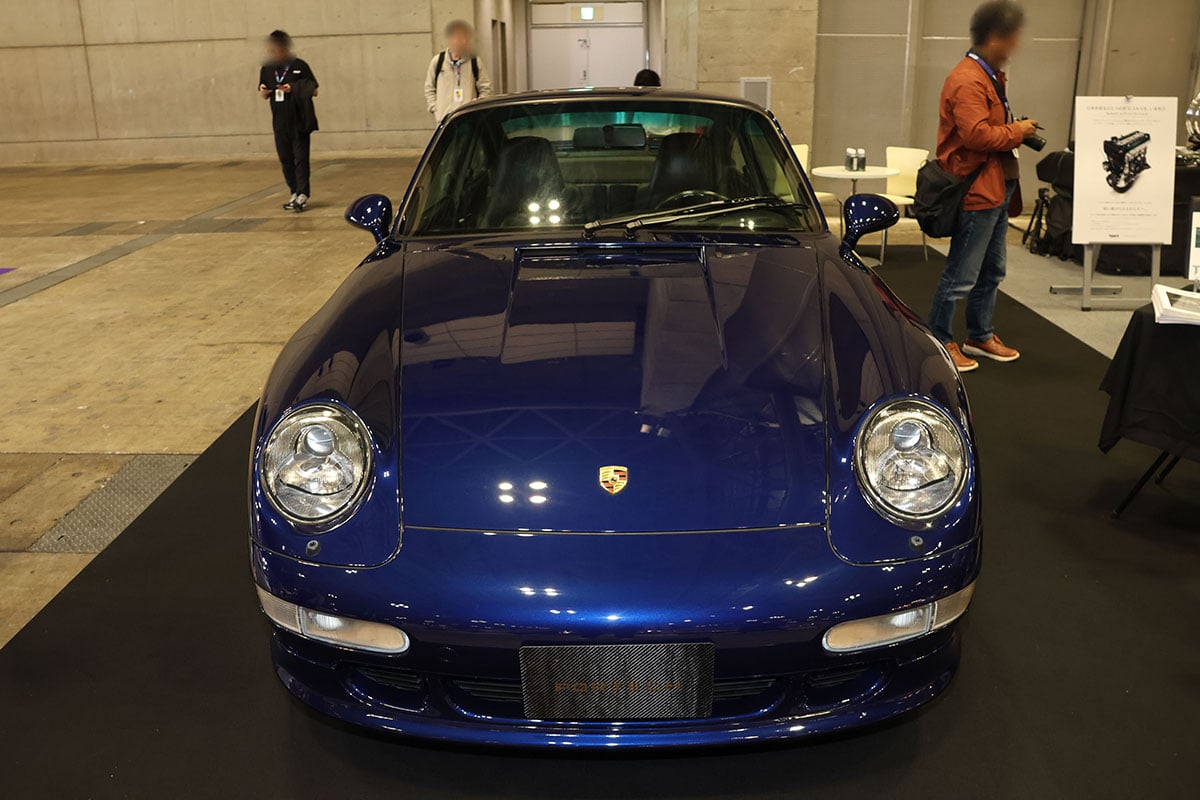 ポルテックが展示した1995年式の“993”型ポルシェ「911カレラ」