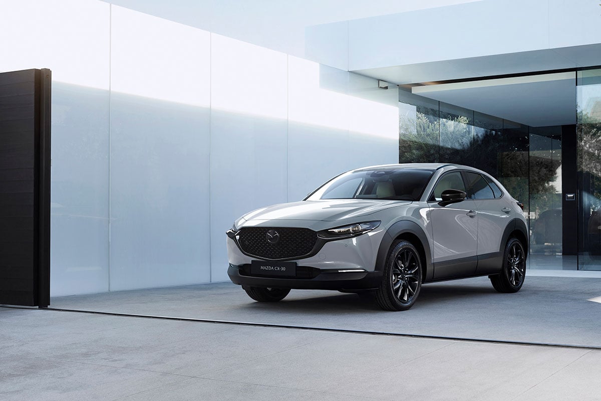 欧州マツダが発表したマツダ「CX-30」の2027年モデル