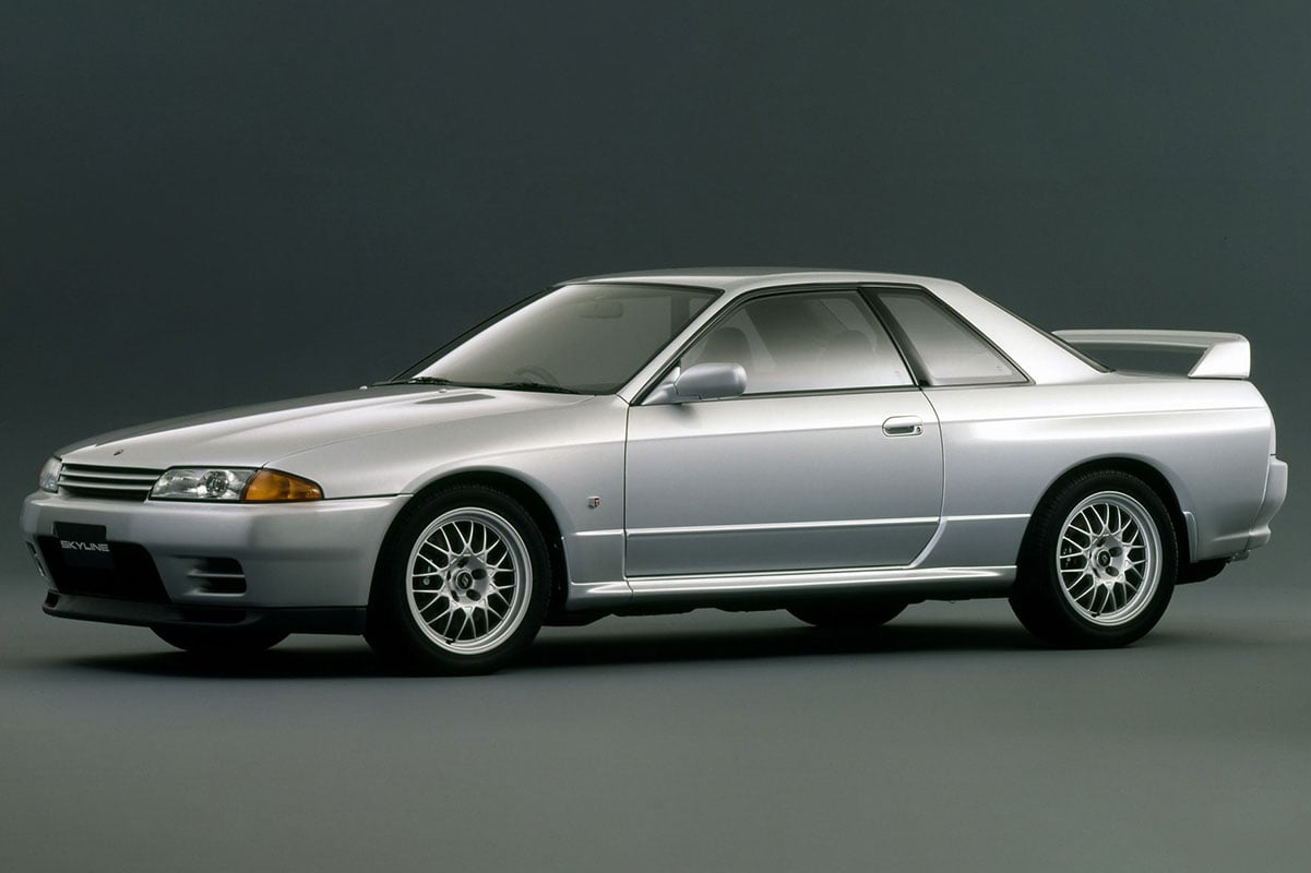 1993年には、グループAレースの勝利を記念した「Vスペック」も登場