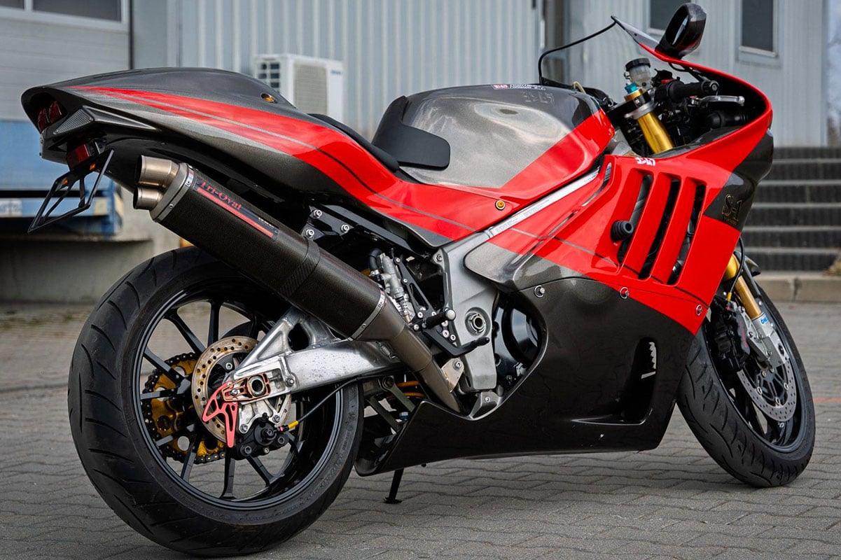 スズキ「GSX-R1000」をベースに、世界最高のストリートスポーツを目指して生み出されたヨシムラ「トルネードS1」（C）Car＆Classic