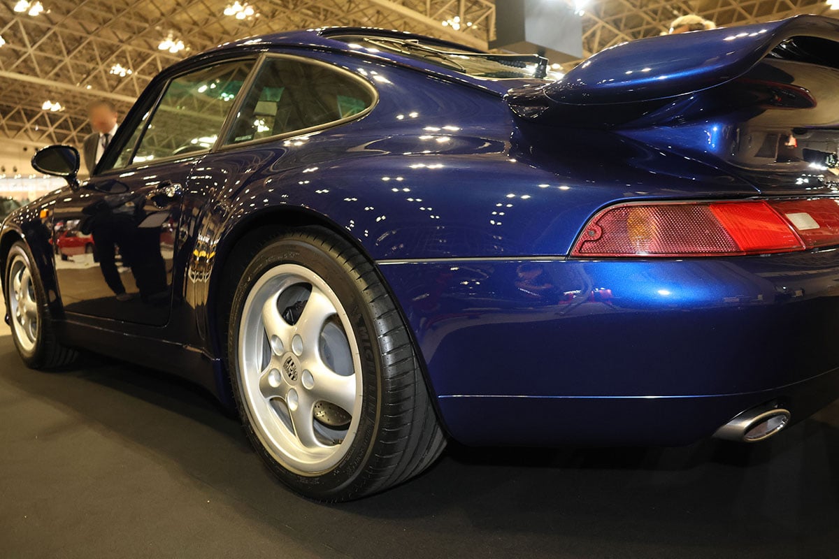 ポルテックが展示した1995年式の“993”型ポルシェ「911カレラ」