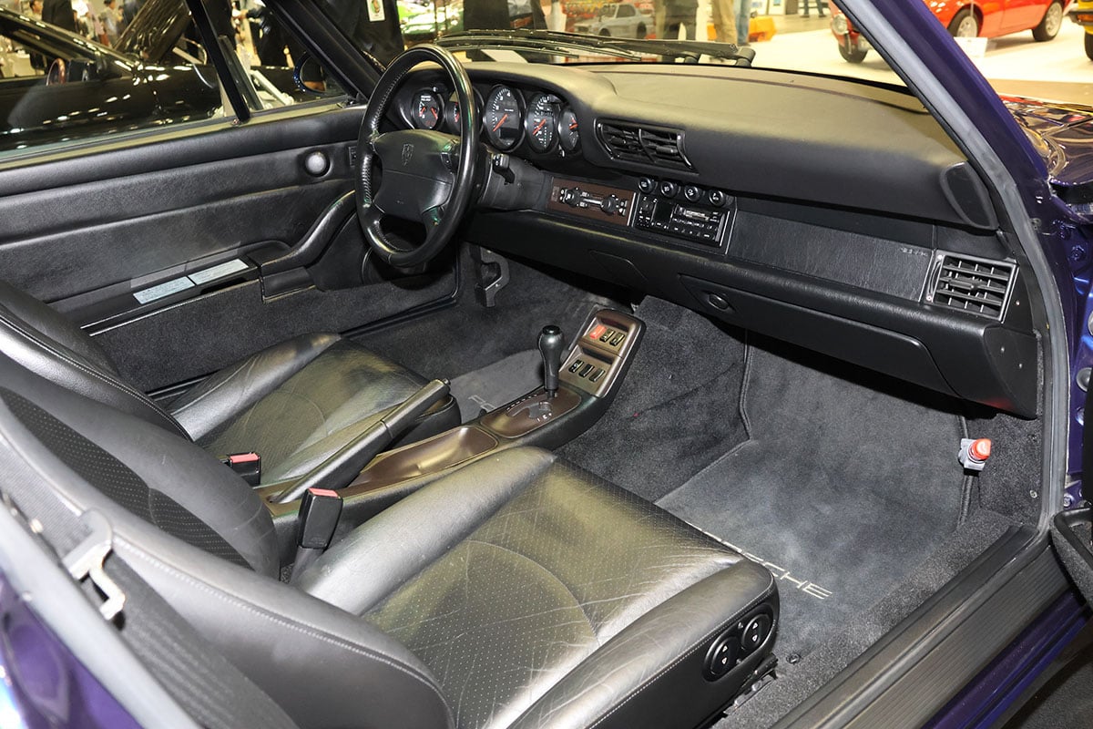 ポルテックが展示した1995年式の“993”型ポルシェ「911カレラ」