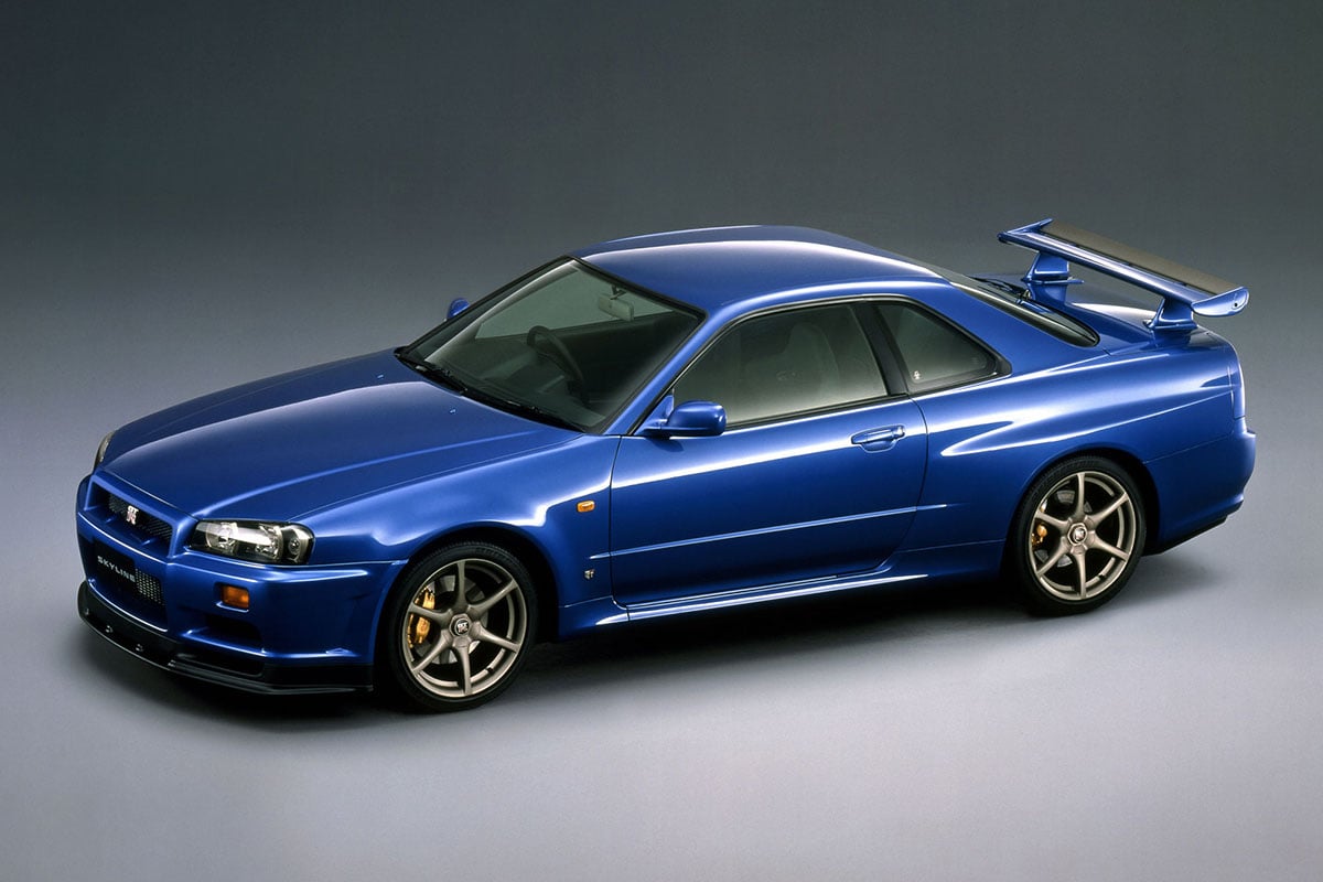 1999年には“R34”型が登場。2002年8月に生産を終了した