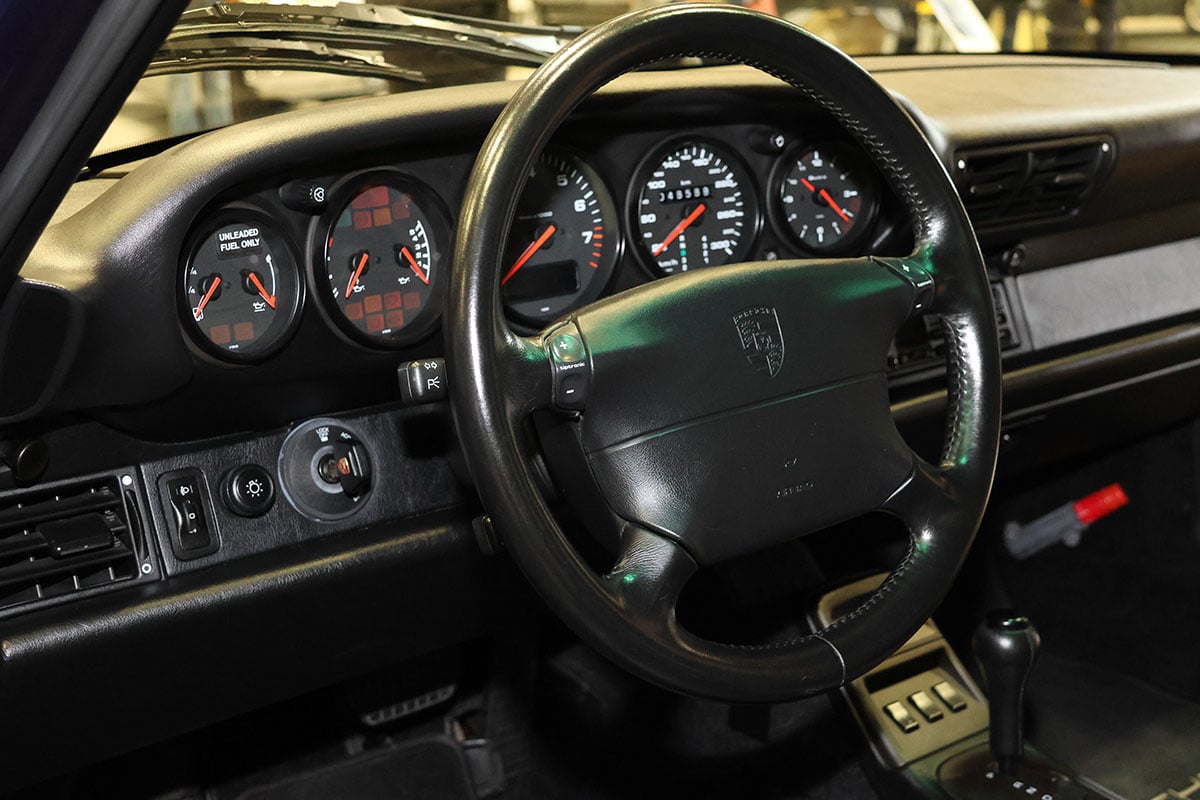 ポルテックが展示した1995年式の“993”型ポルシェ「911カレラ」