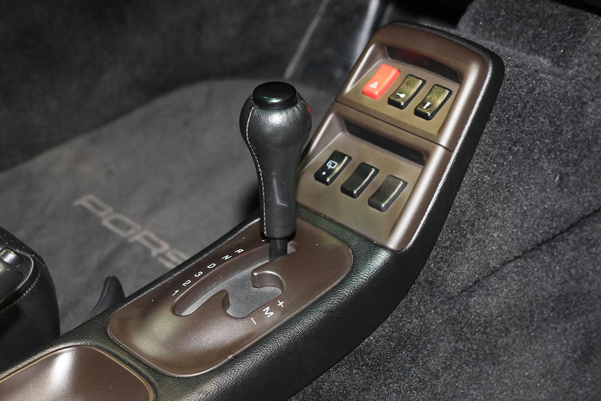 ポルテックが展示した1995年式の“993”型ポルシェ「911カレラ」
