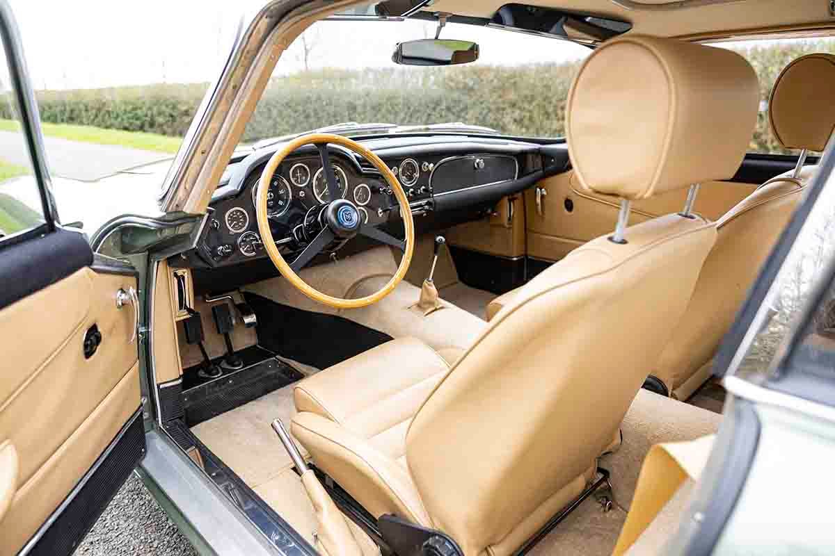 オークションに出品予定の1962年式アストンマーティン「DB4 シリーズIV」Simon Clay(c)2026 Courtesy of RM Sotheby's