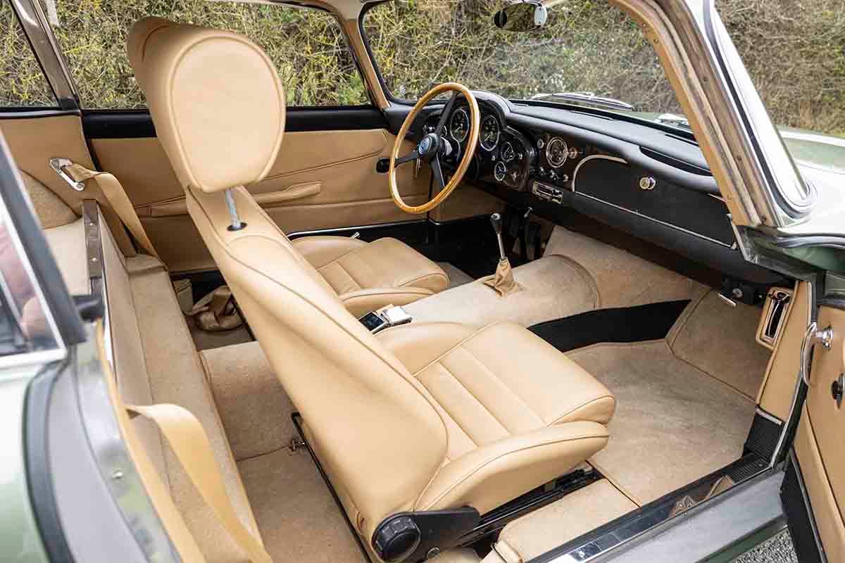 オークションに出品予定の1962年式アストンマーティン「DB4 シリーズIV」Simon Clay(c)2026 Courtesy of RM Sotheby's