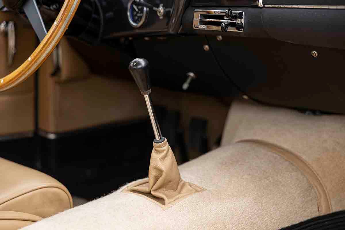 オークションに出品予定の1962年式アストンマーティン「DB4 シリーズIV」Simon Clay(c)2026 Courtesy of RM Sotheby's