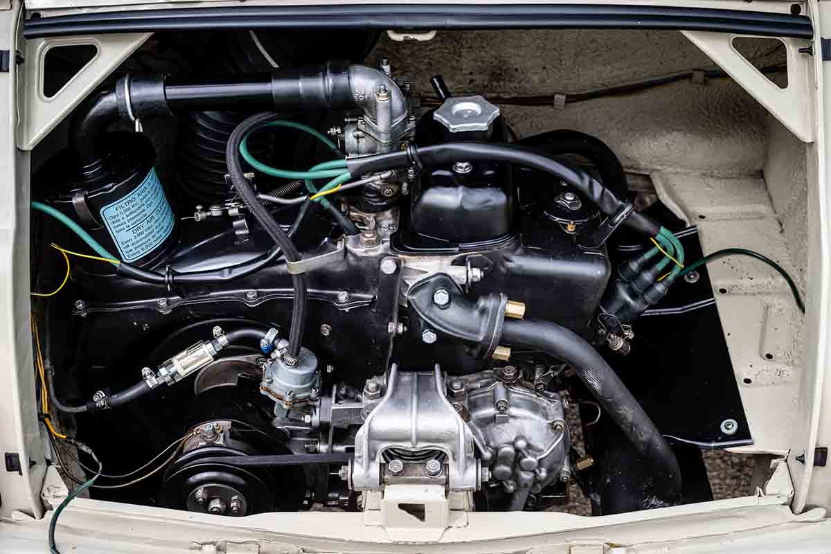オークションに出品予定の1964年式「フィアット500D トラスフォルマービレ」Gerard Brown(c)2026 Courtesy of RM Sotheby's