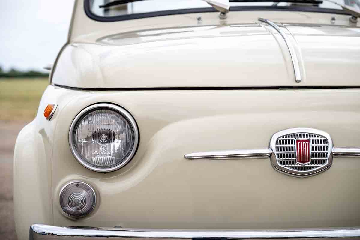 オークションに出品予定の1964年式「フィアット500D トラスフォルマービレ」Gerard Brown(c)2026 Courtesy of RM Sotheby's