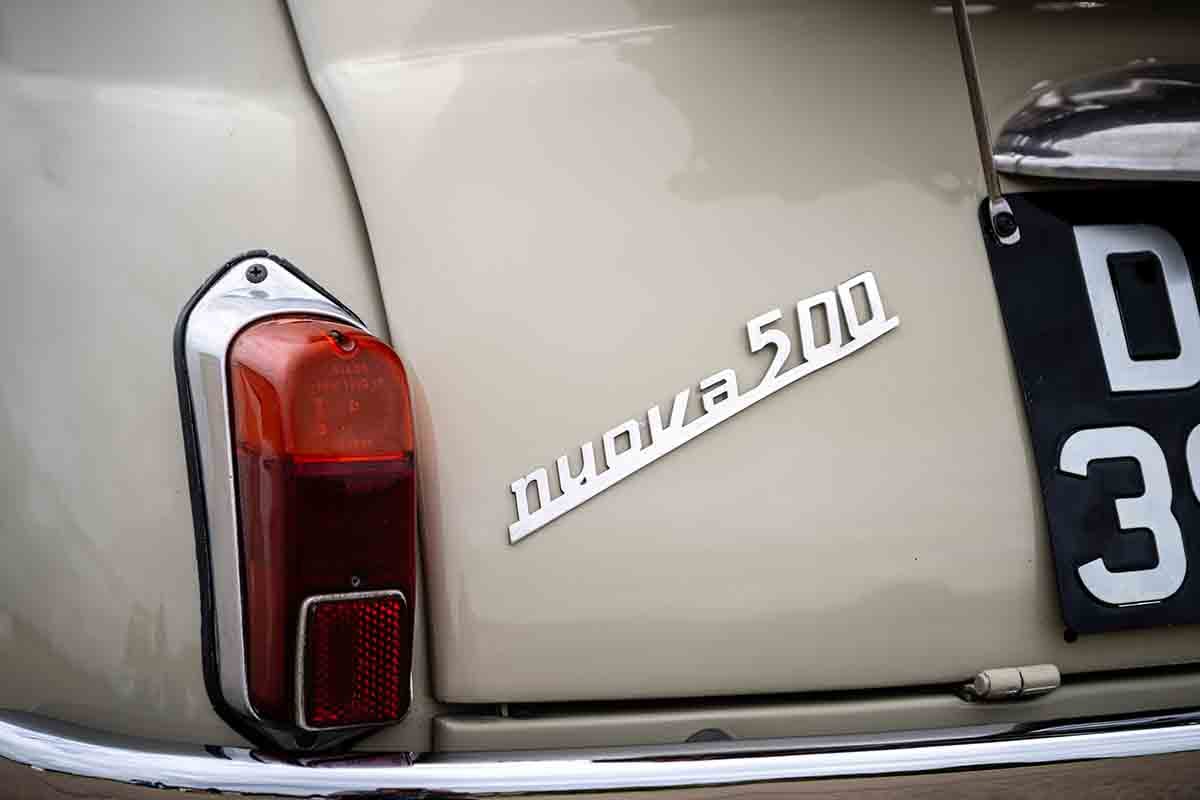 オークションに出品予定の1964年式「フィアット500D トラスフォルマービレ」Gerard Brown(c)2026 Courtesy of RM Sotheby's