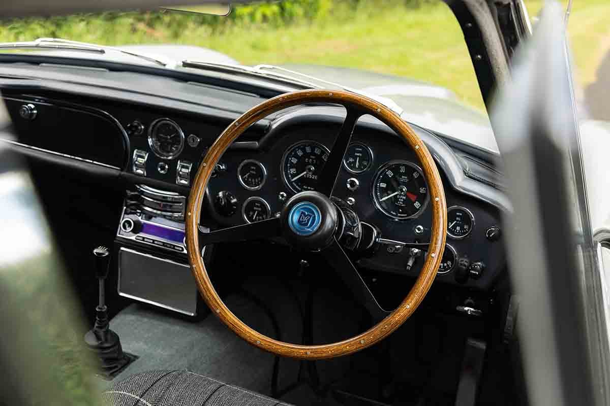 オークションに出品予定の1966年式アストンマーティン「DB5 シューティングブレーク by ラドフォード」Tom Gidden(c)2026 Courtesy of RM Sotheby's