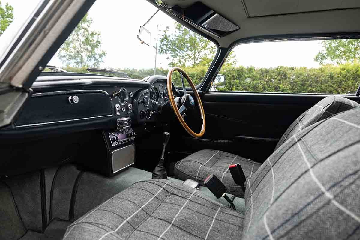 オークションに出品予定の1966年式アストンマーティン「DB5 シューティングブレーク by ラドフォード」Tom Gidden(c)2026 Courtesy of RM Sotheby's