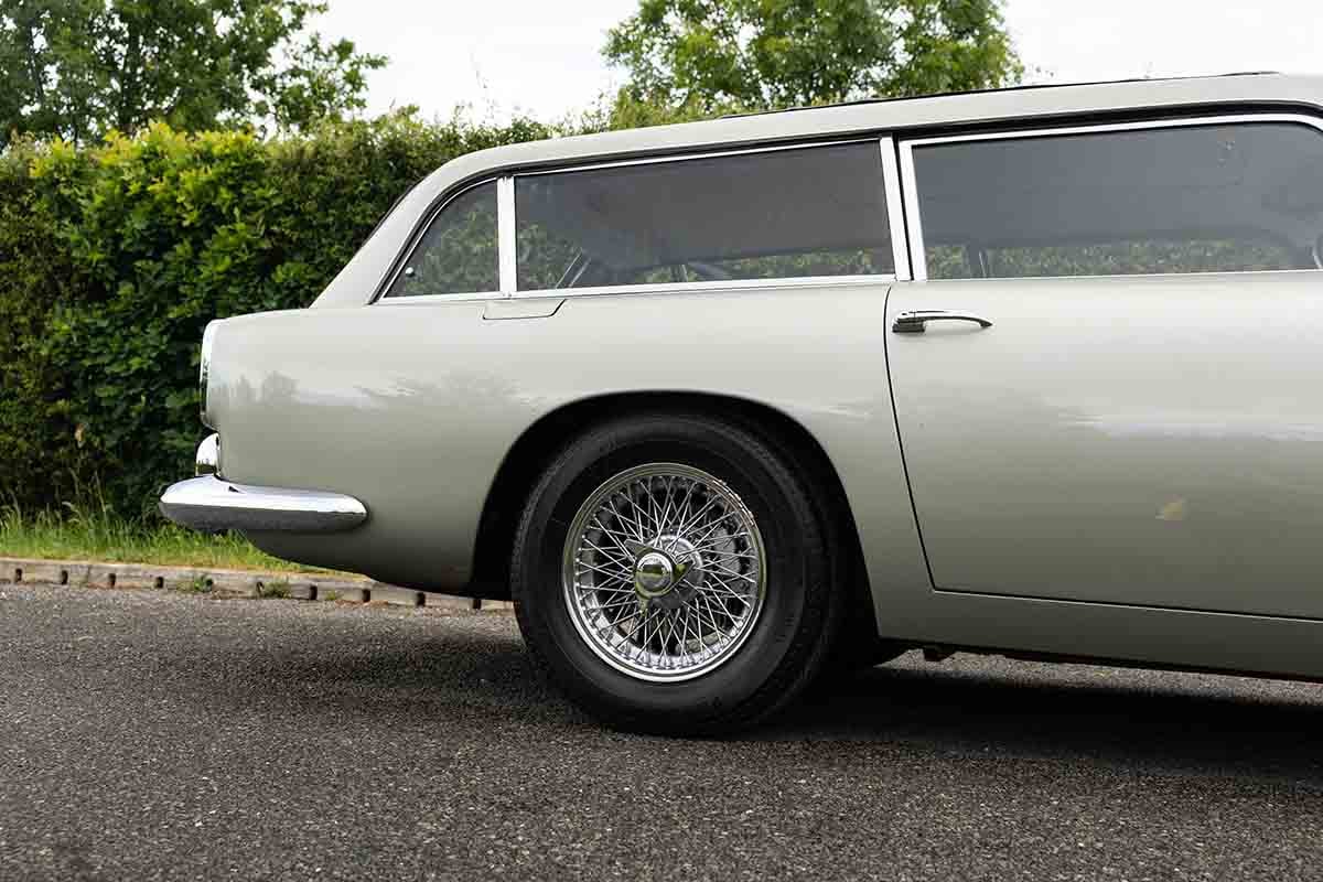 オークションに出品予定の1966年式アストンマーティン「DB5 シューティングブレーク by ラドフォード」Tom Gidden(c)2026 Courtesy of RM Sotheby's