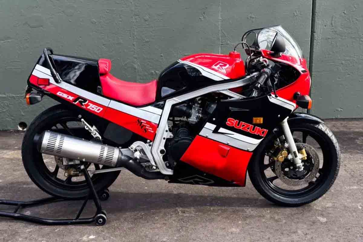 米国オンラインオークションに出品、落札された1986年式スズキ「GSX-R750」