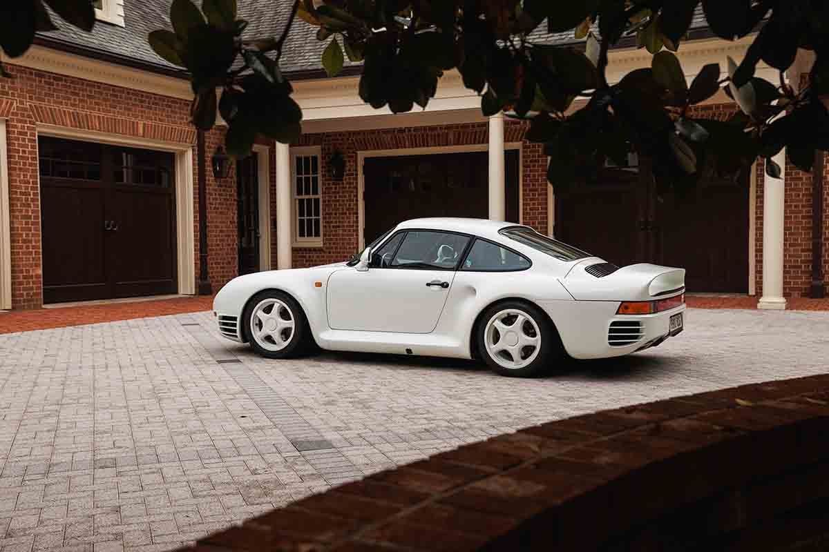 オークションに出品予定の1989年式ポルシェ「959スポーツ」Andrew Miterco(c)2026 Courtesy of RM Sotheby's