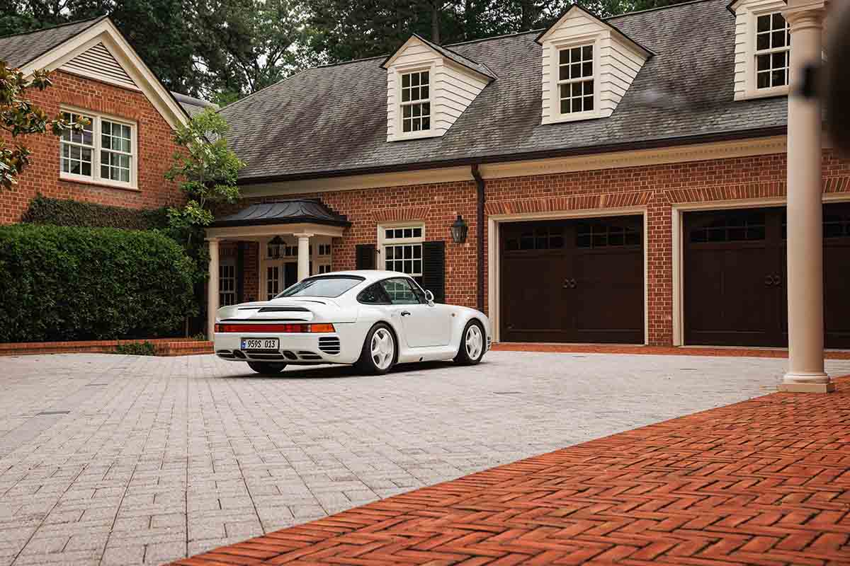 オークションに出品予定の1989年式ポルシェ「959スポーツ」Andrew Miterco(c)2026 Courtesy of RM Sotheby's