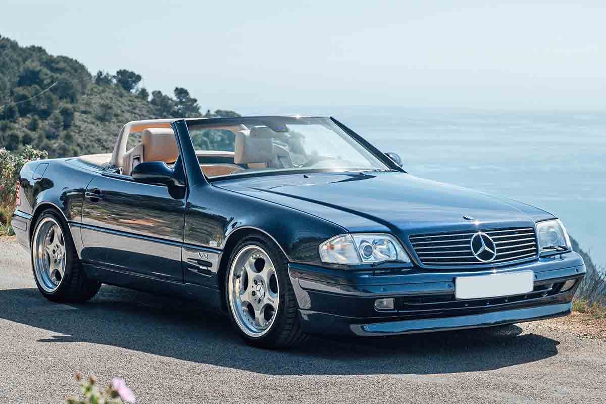 オークションに出品予定の1999年式「メルセデス・ベンツSL ブラバス 7.3S V12」Loic Kernen(c)2026 Courtesy of RM Sotheby's