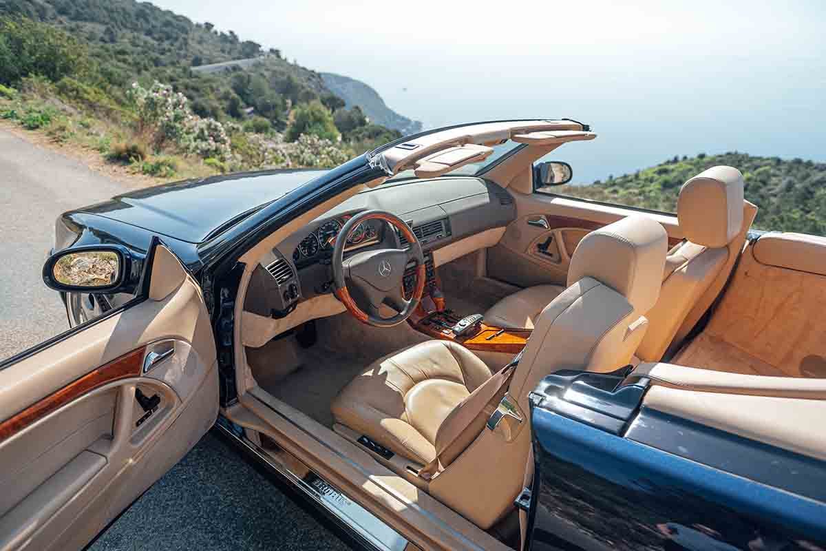 オークションに出品予定の1999年式「メルセデス・ベンツSL ブラバス 7.3S V12」Loic Kernen(c)2026 Courtesy of RM Sotheby's