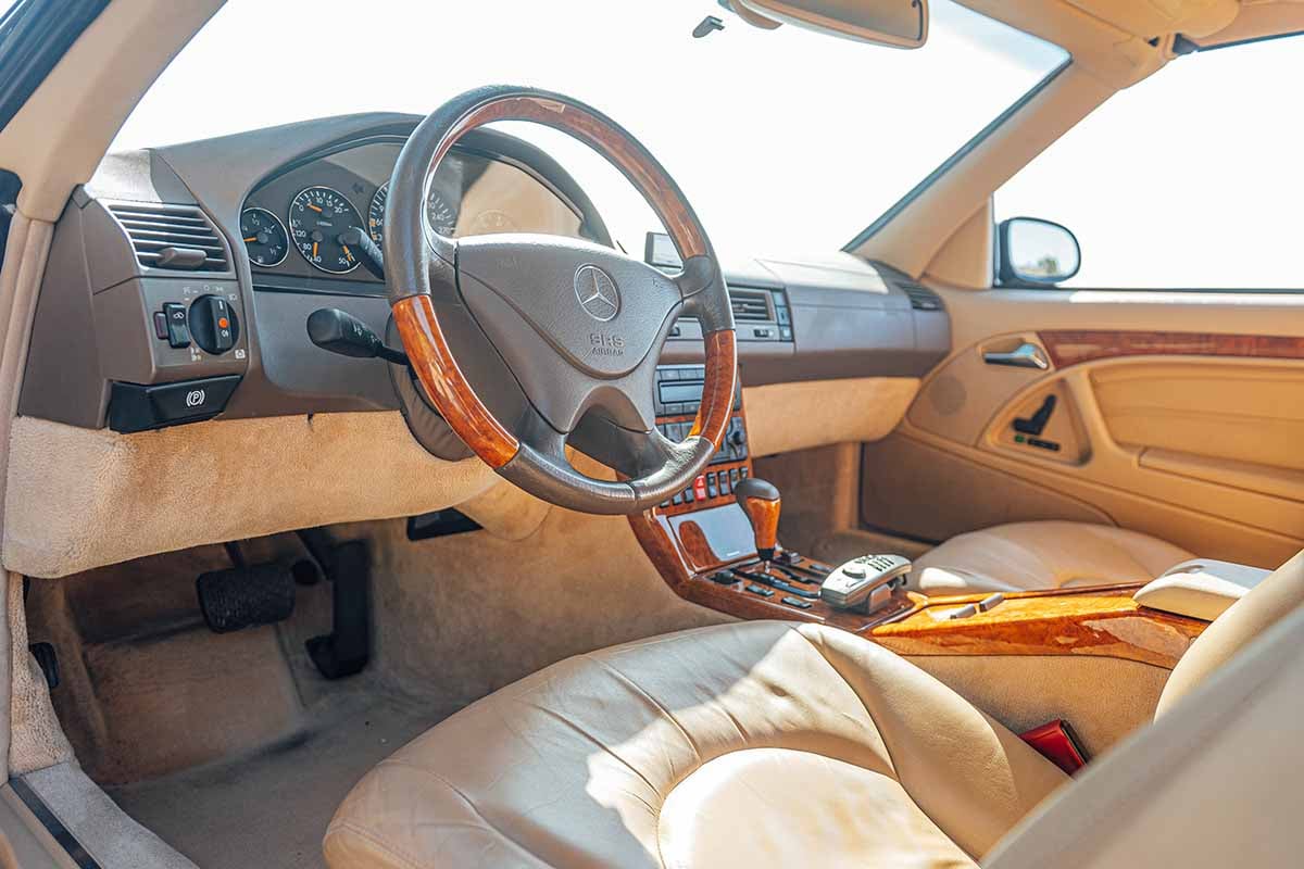 オークションに出品予定の1999年式「メルセデス・ベンツSL ブラバス 7.3S V12」Loic Kernen(c)2026 Courtesy of RM Sotheby's